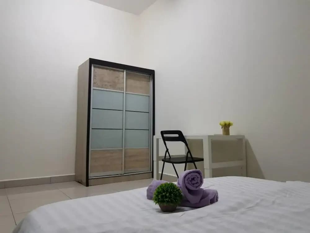 OYO Home 90418 Suriamas Suites Condominium 1 - photo 2