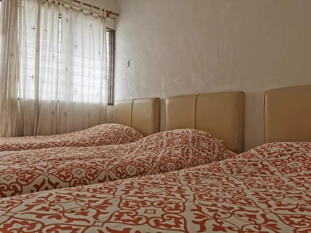 Cheerful 4-Bedrooms Residents Home - photo 3