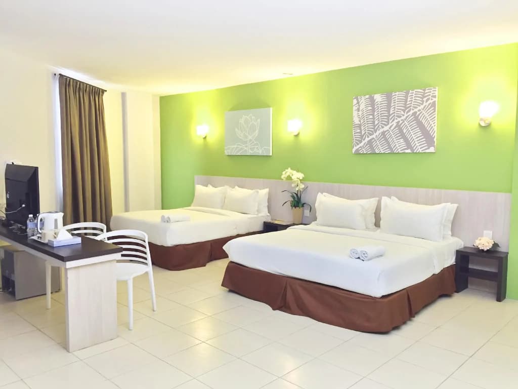 Temasek Hotel - photo 3