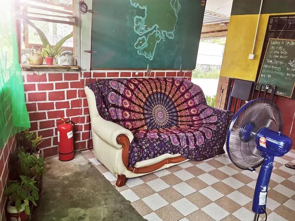 BOBI's Cafe Backpackers Hostel - photo 14