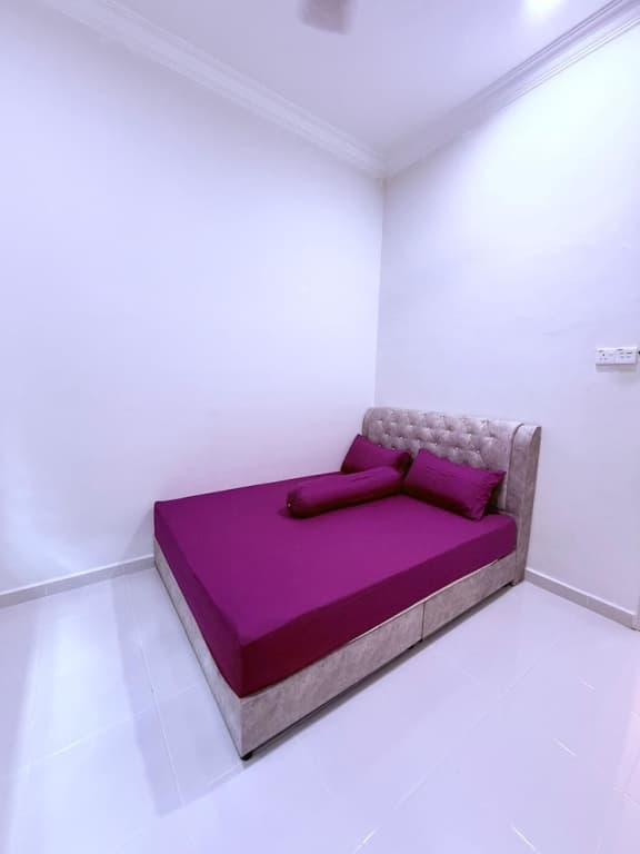 Homestay Selesa KKT Guesthouse - photo 1