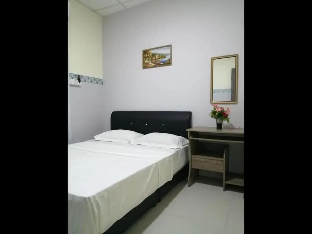 Beautiful Double Room With Ac in Kuching Center - photo 2