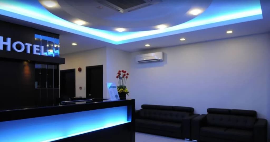 Cathay Hotel - photo 12