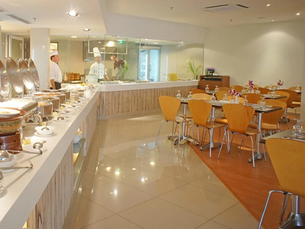 Grand Dormani Rajah Court Hotel - photo 18