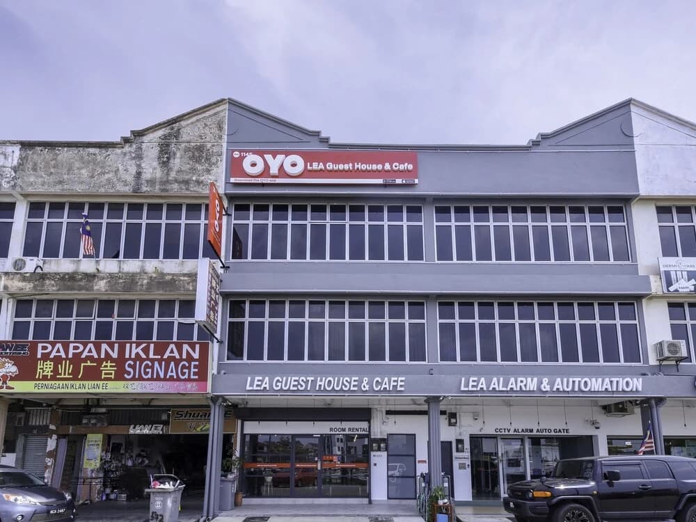 Lea Guest House & Cafe by OYO Rooms - photo 1
