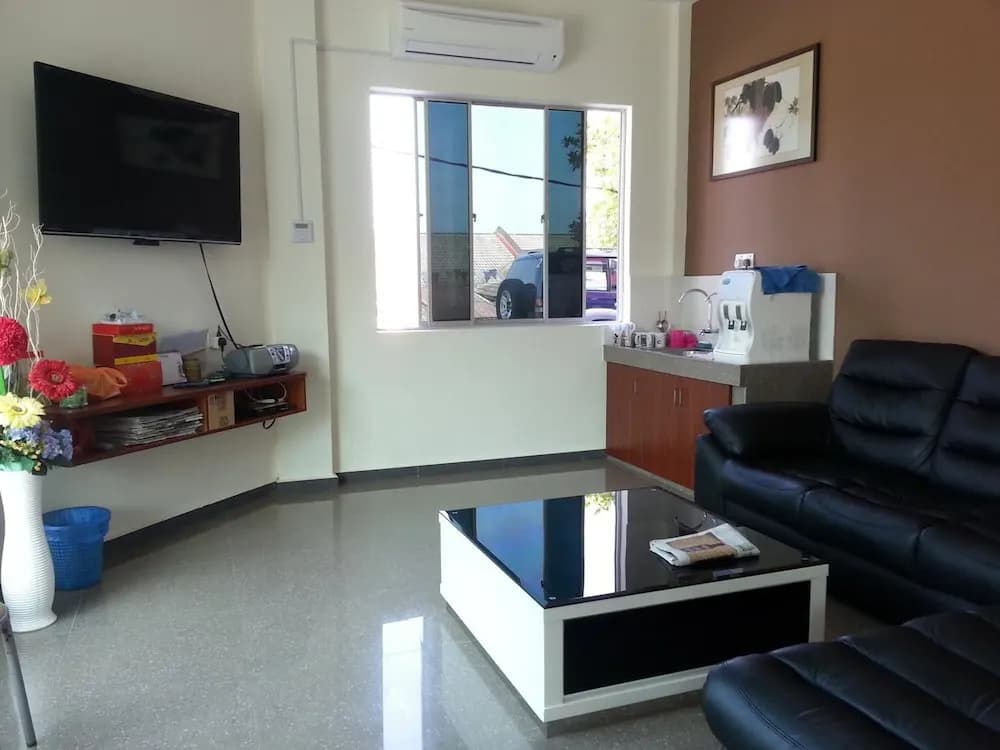 Hotel Alor Villa - photo 2