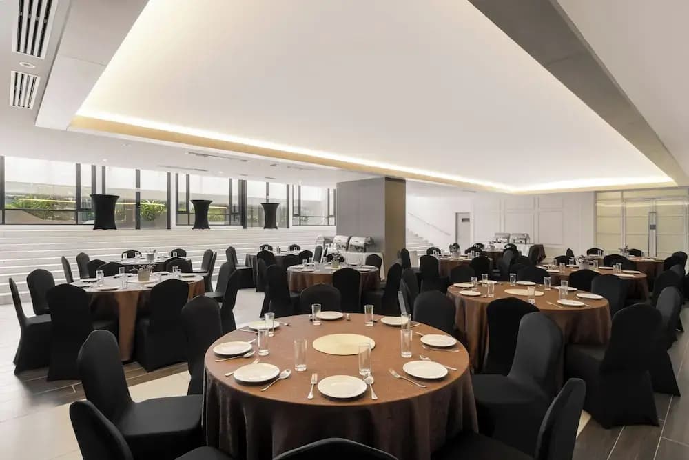 FOX Hotel Glenmarie Shah Alam - photo 16