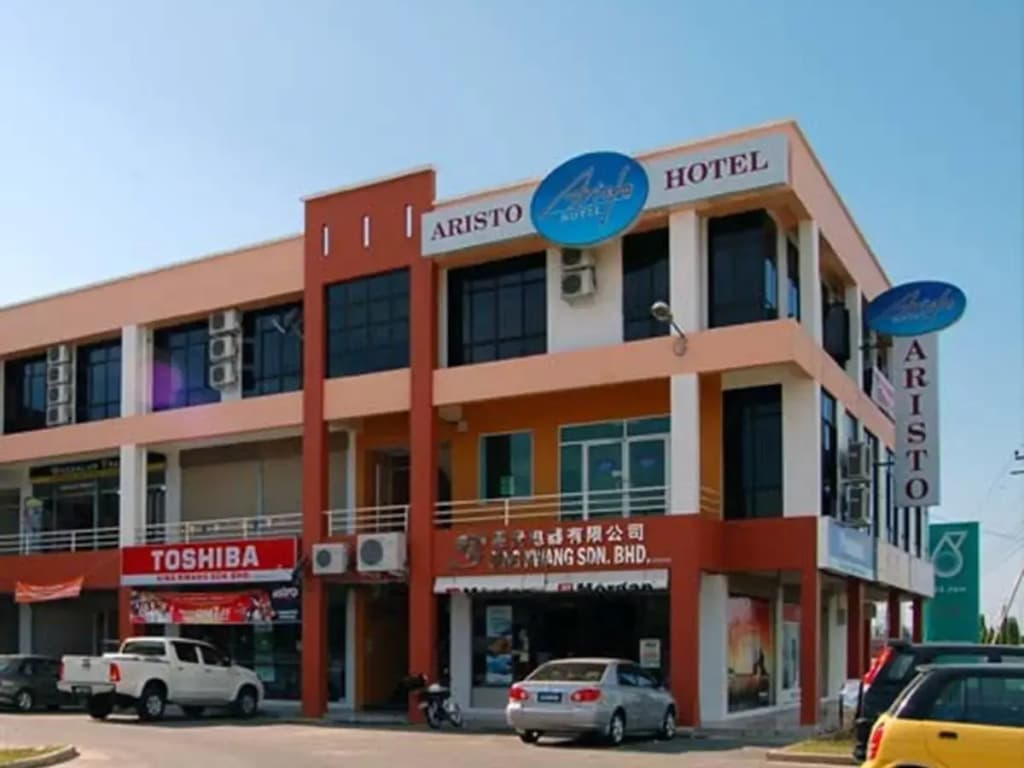 Aristo Hotel At Putatan - photo 1