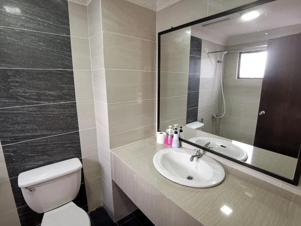 5 Bedrooms Penthouse 3 Bedrooms Apartment Marina Court Resort Condominium - photo 10