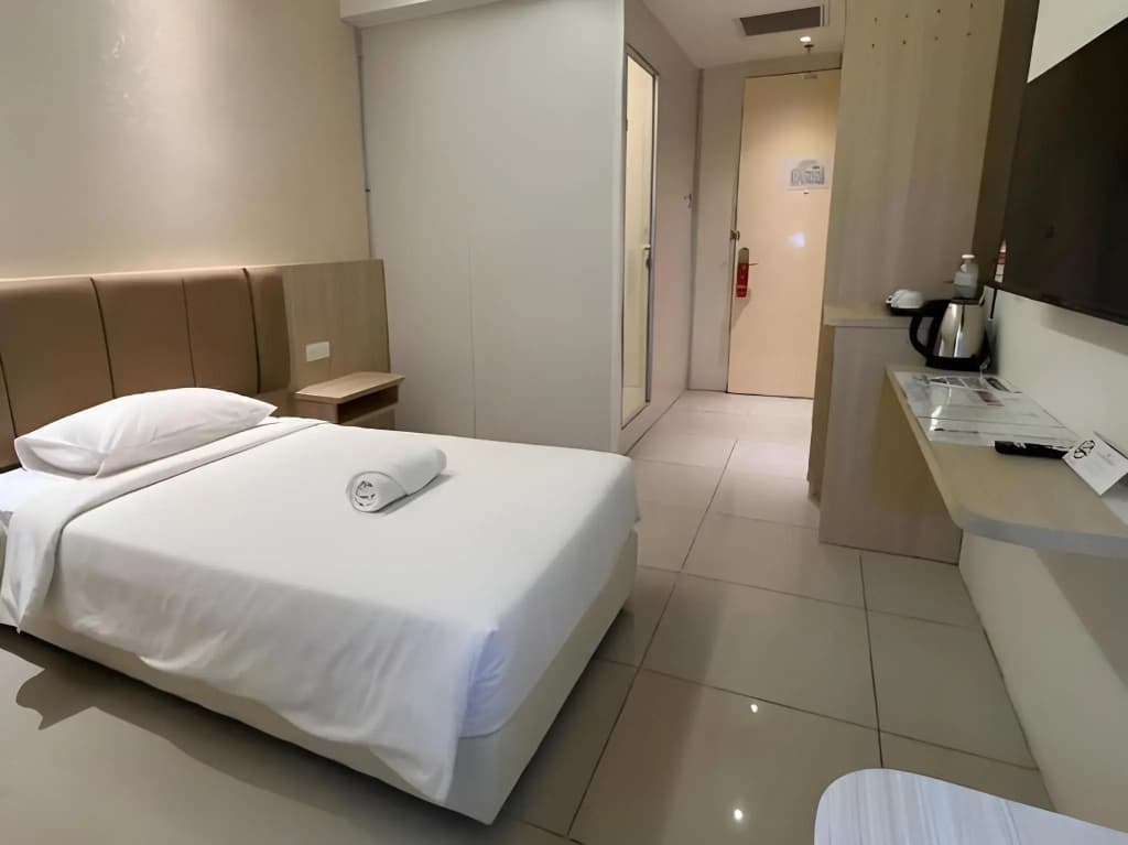 Top Holiday Hotel @ The Mines Seri Kembangan - photo 17