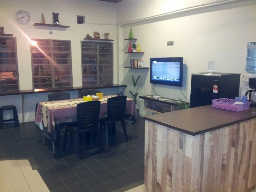 Sarang Hostel Kota Kinabalu - photo 17