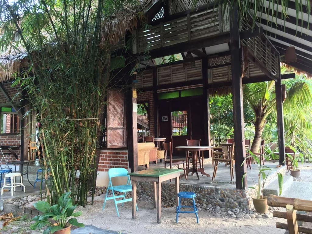 Panji Panji Tropical Wooden Home - photo 16