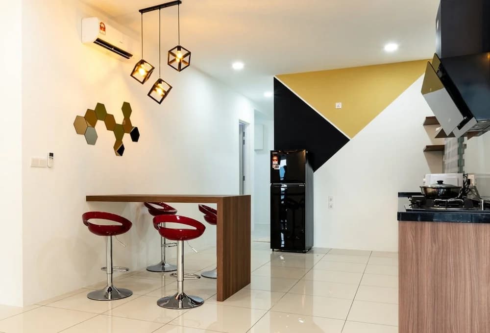 Southwest Designer's Suite by D Imperio Homestay - photo 10
