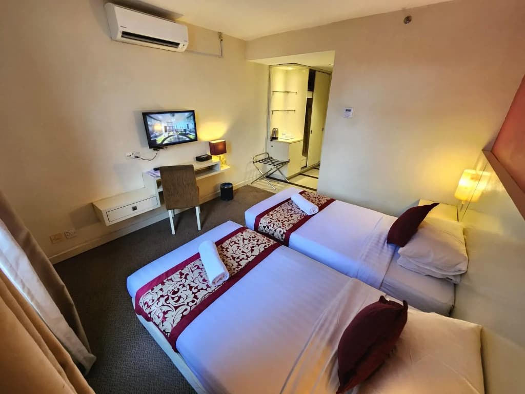 Grand Puteri Hotel - photo 6