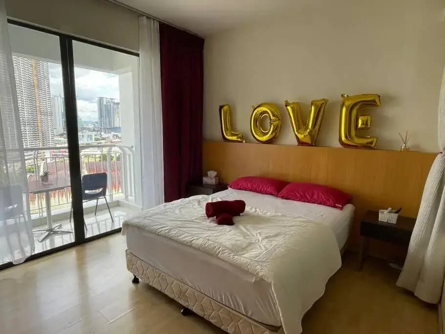 Private Jacuzzi Staycation at KL City 905 - photo 3