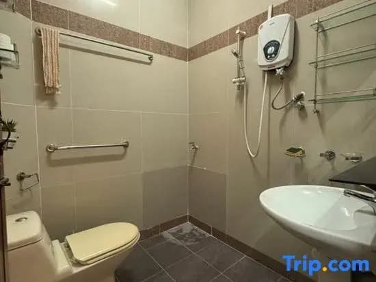 Spacious Comfort Stay in Seremban-5R3B - photo 12
