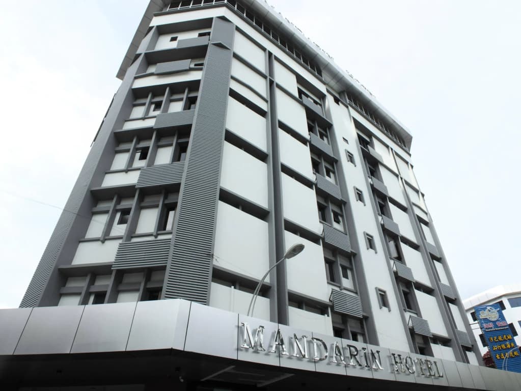 Mandarin Hotel - photo 1