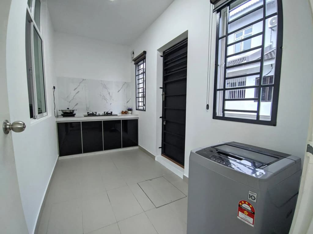 Desaru Comfy Home with Netflix Near Beach, Waterpark & BBQ - photo 4