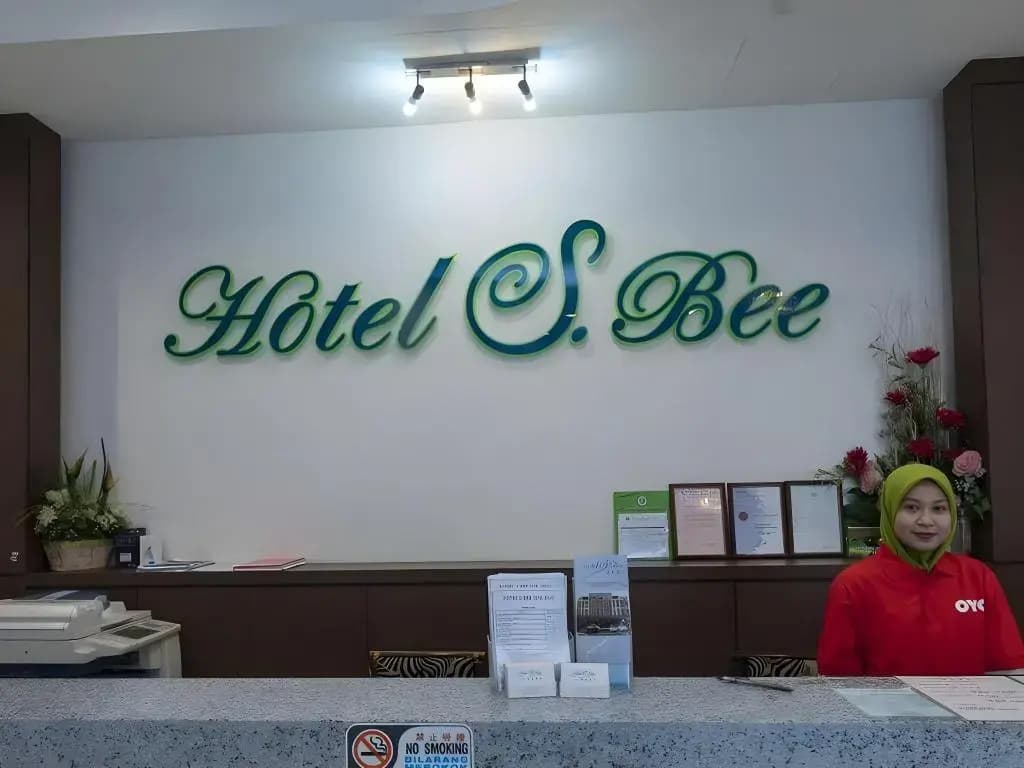 S Bee Hotel - photo 21