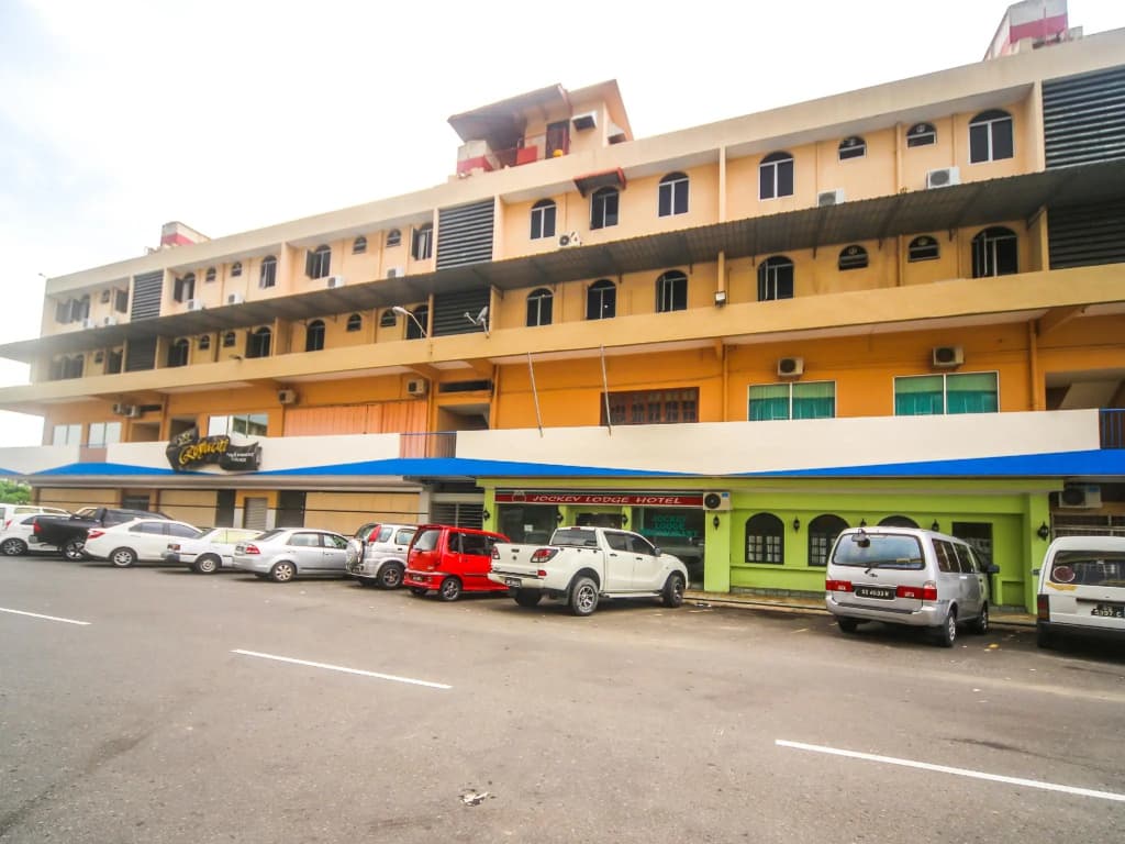 OYO 563 Jockey Lodge Hotel - main photo