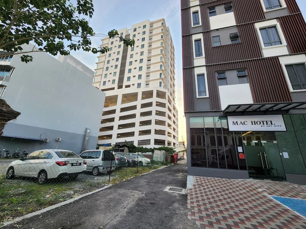 Mac Hotel By Sky Hive - photo 1