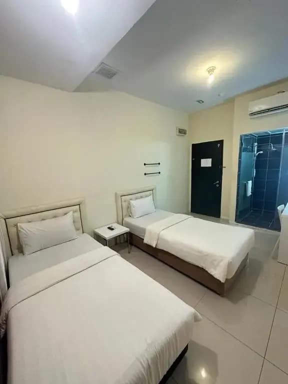 Kingsman Boutique Hotel - photo 1