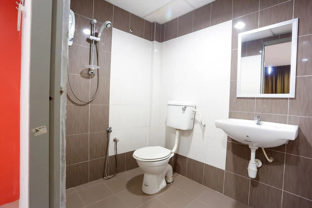 OYO 772 Lux Hotel - photo 8