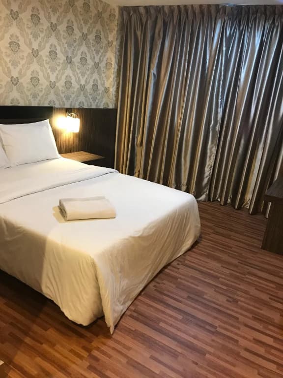 V Hotel - photo 3