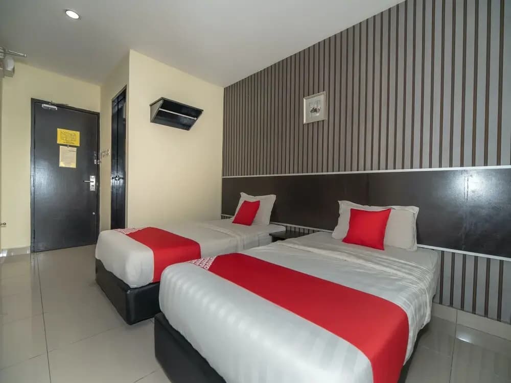 Stay Inn II By OYO Rooms - photo 11