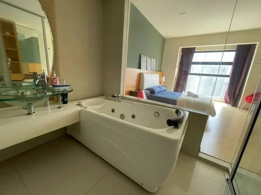 Stylish Romantic Couples Getaway at KL City 1419 - photo 10