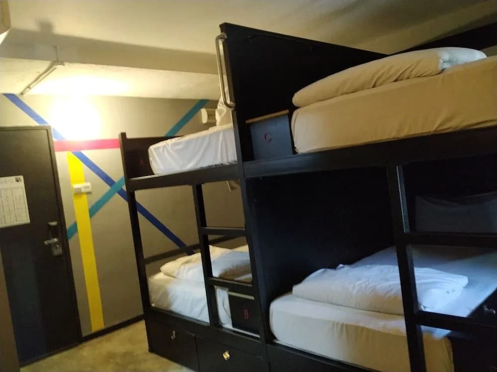 Illuminate Boutique Hostel - photo 3
