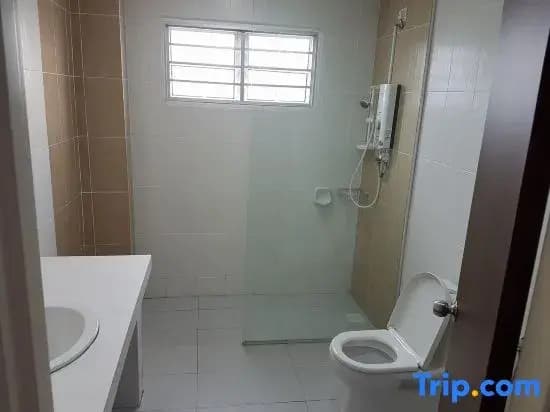Sitiawan semi D homestay with 4 bedrooms - photo 1