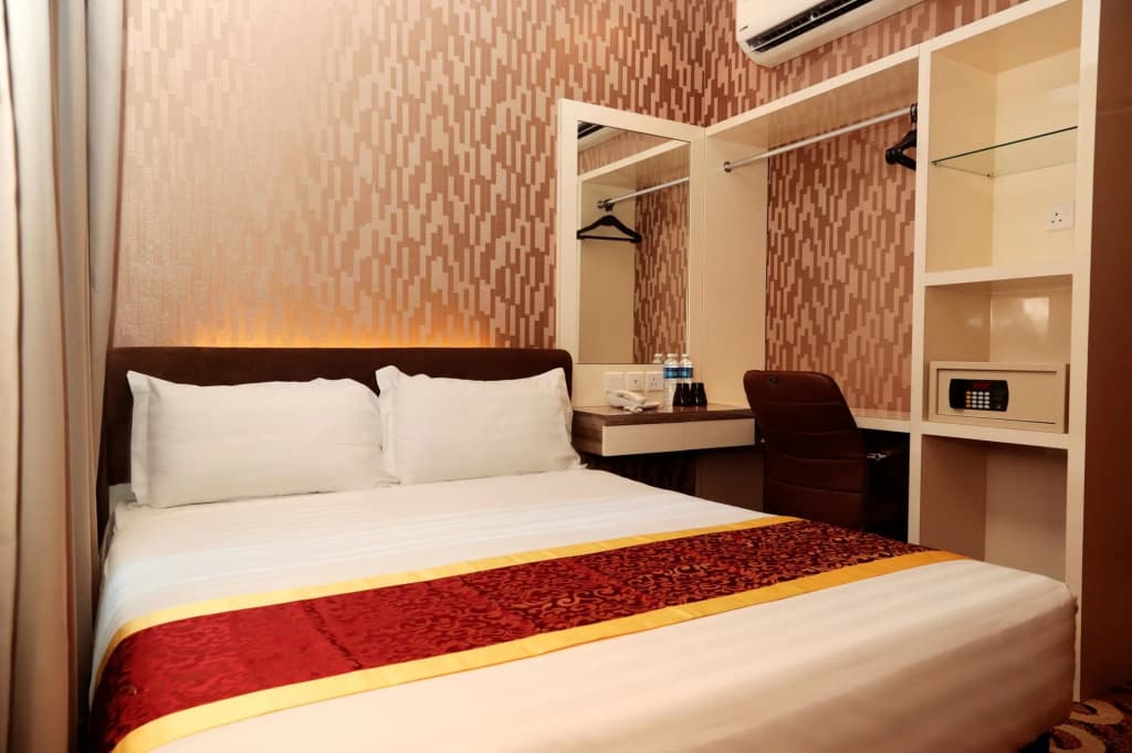 Golden Valley Hotel - photo 6