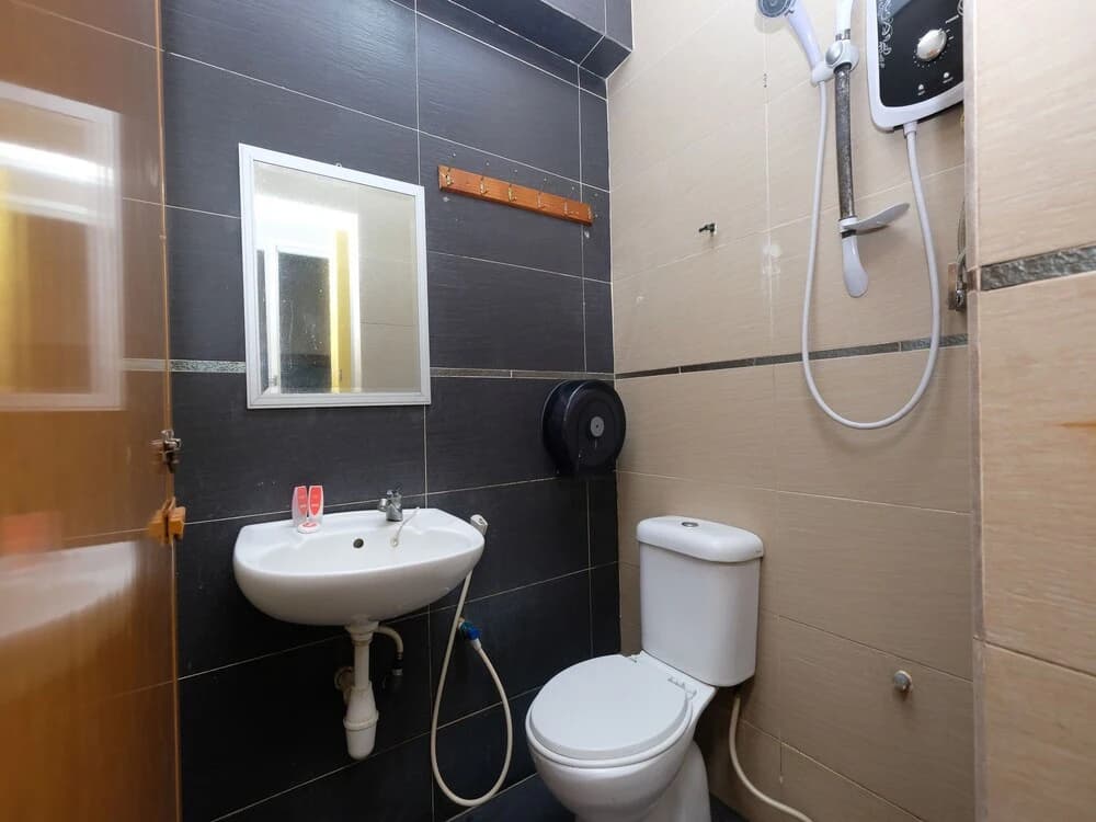 Nice Stay Hotel by OYO Rooms - photo 10