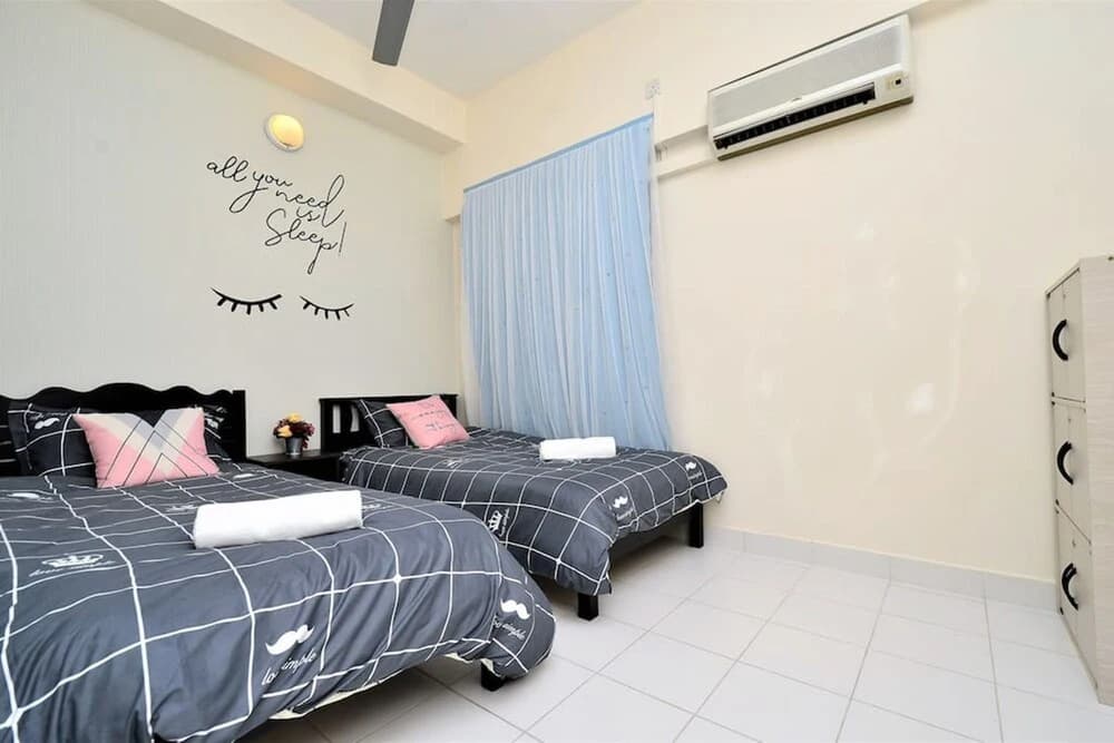 6-8 pax SetiaWalk 5min LRT Cozy Apartment Puchong - photo 4