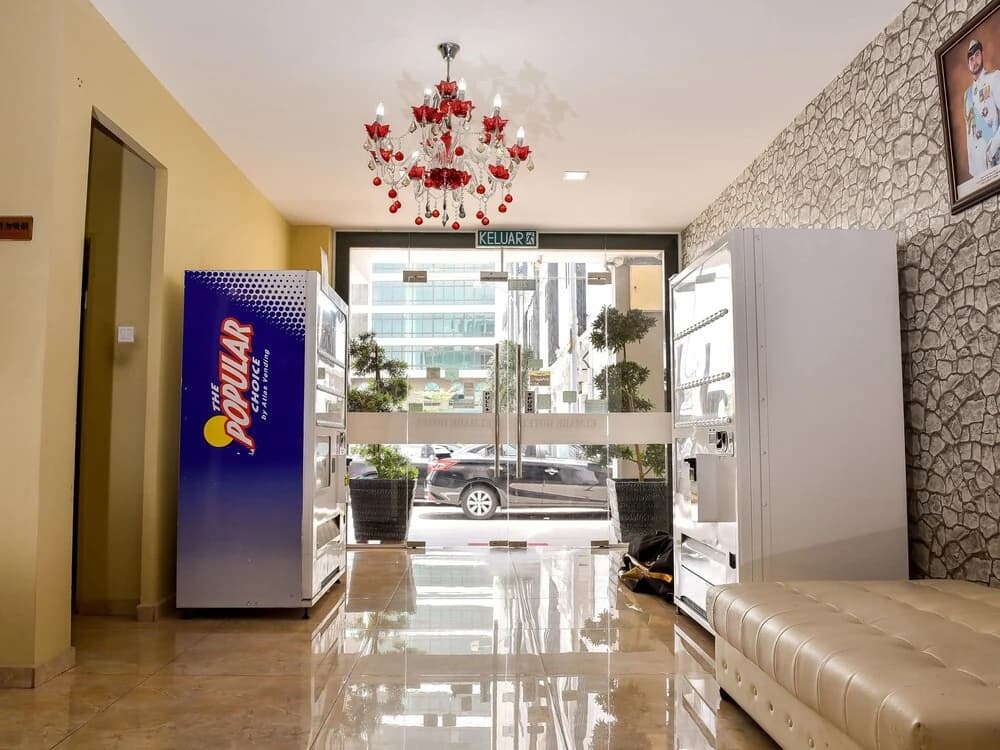 OYO 297 Elmark Hotel - photo 3