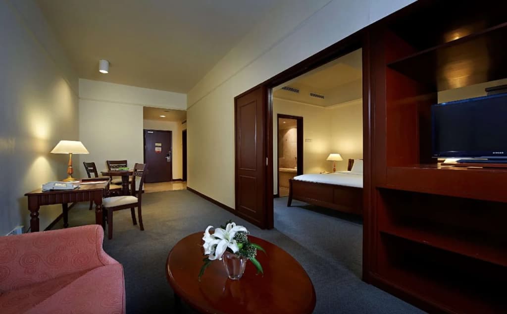 Comfort Service Apartment At Times Square - photo 4