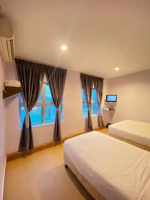 ROYAL HOTEL by MR VJ Business - photo 16