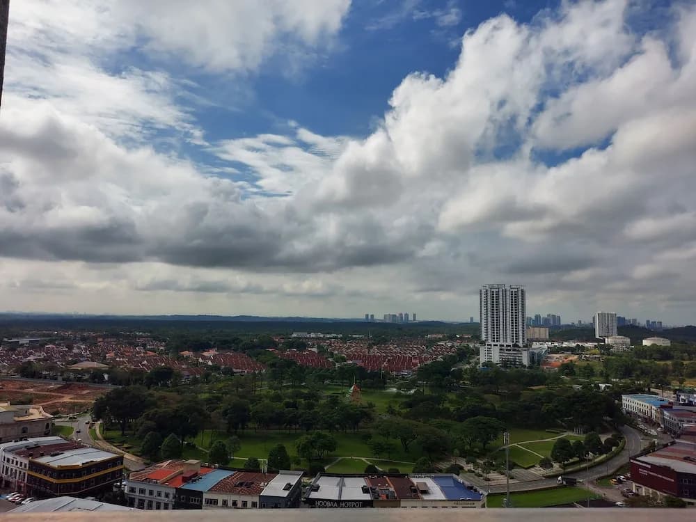 JB Bukit Indah Skyloft Suites - photo 9