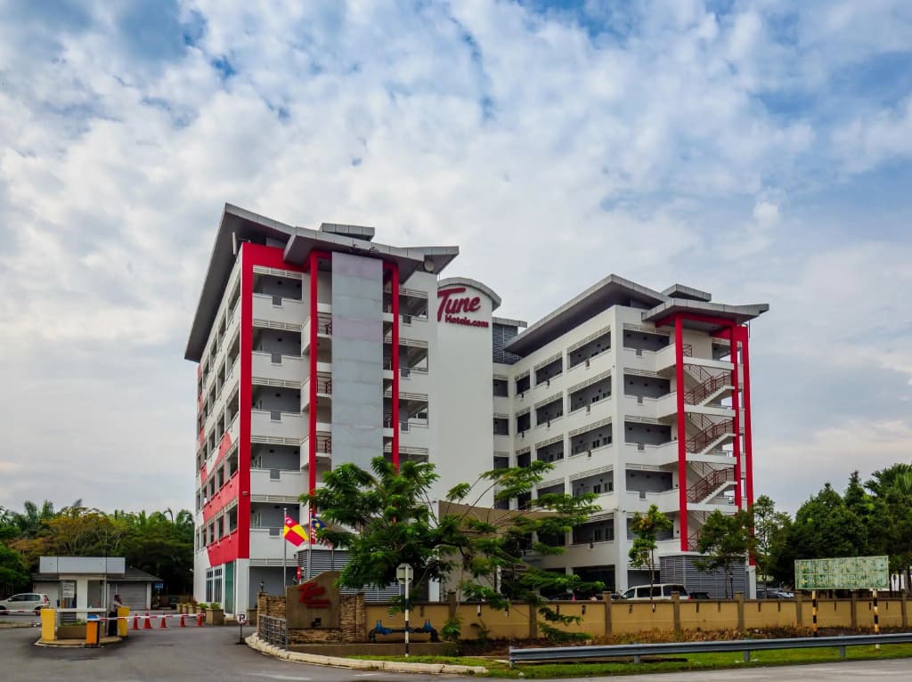 Tune Hotel KLIA Aeropolis - photo 14