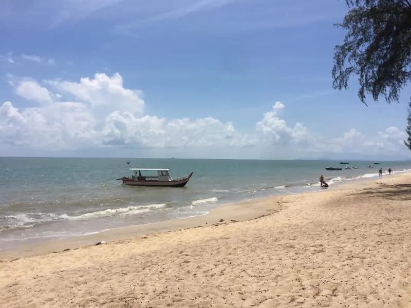 By The Sea Batu Ferringghi Luxury Holiday Suite - photo 5