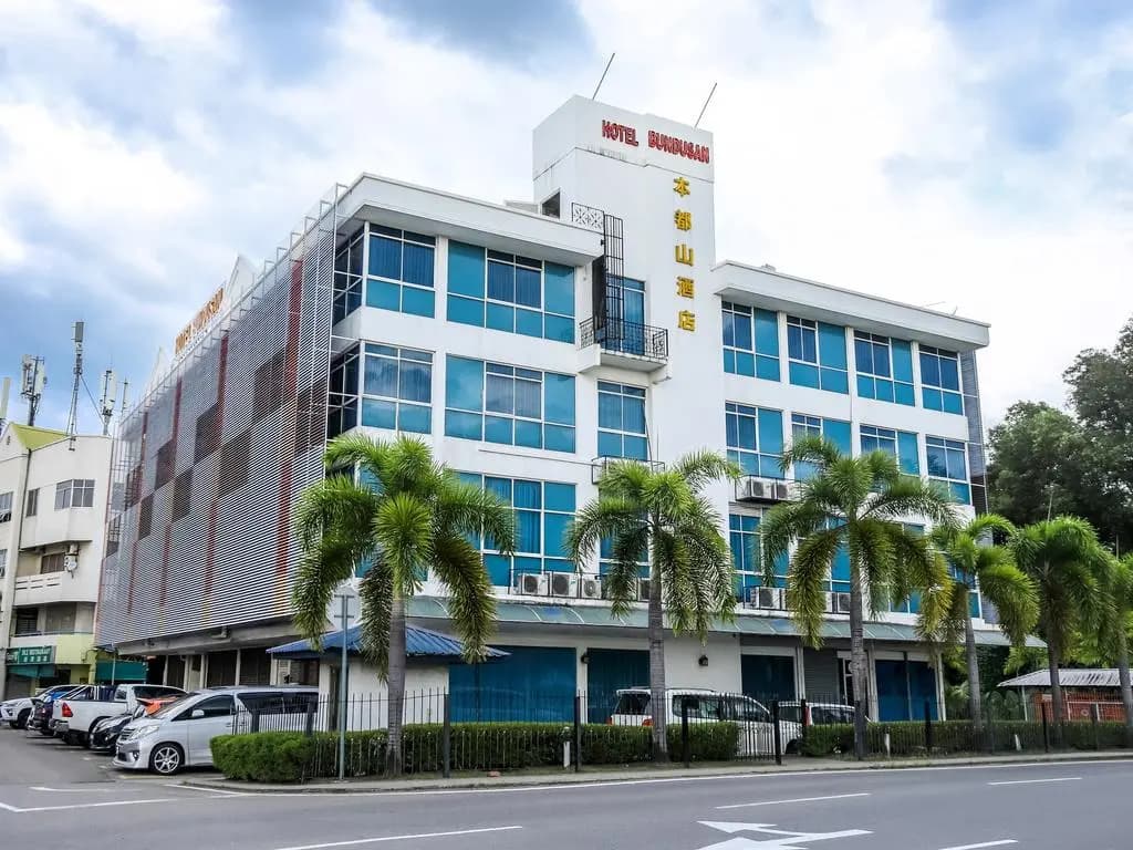 OYO 1108 Bundusan Hotel - photo 1
