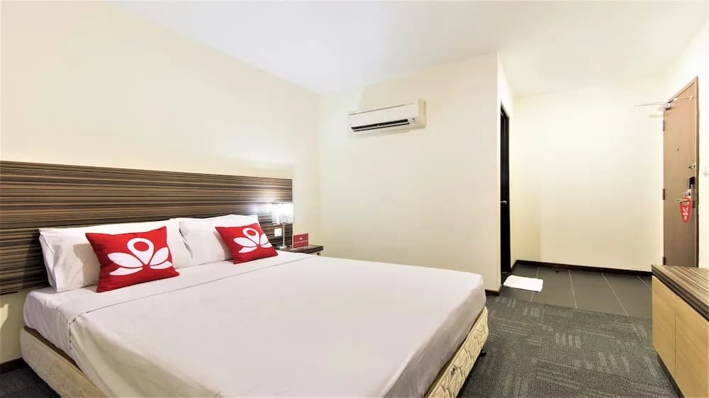 ZEN Rooms Basic Near I-City - photo 8