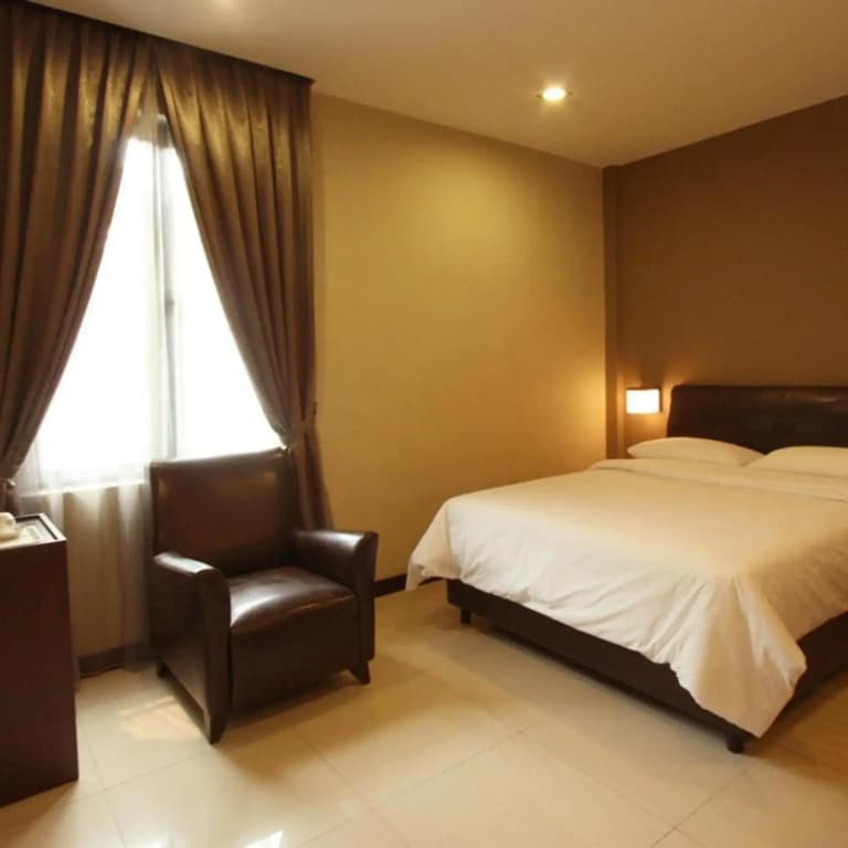 Capital O Rail Hotel - photo 6