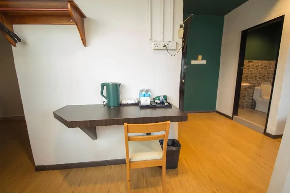 Room V Jalan Jenang - photo 13