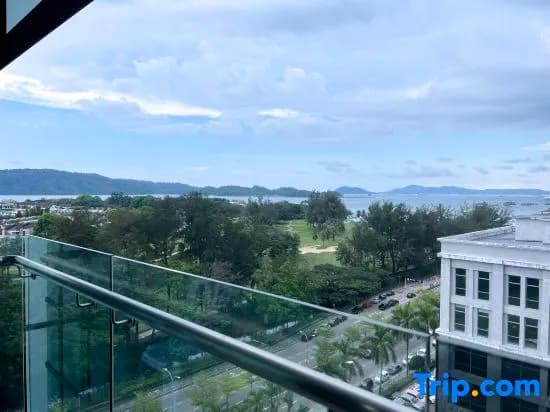Kwen Suites - City Centre Riverson Soho 2Br l Studio l Duplex - photo 4