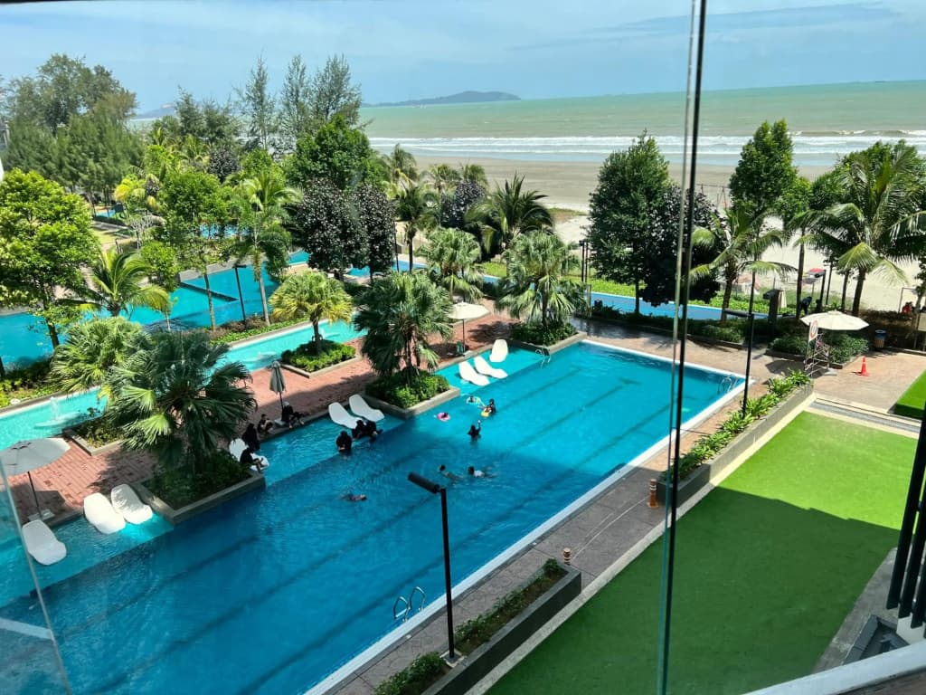 Timurbay Seafront Seaview & Poolview Suite with Wi-Fi - photo 2