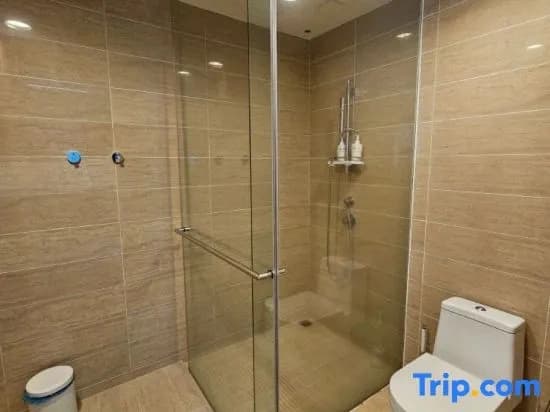 Batu Ferringhi By The Sea 2BR Suite 6 Pax - photo 2