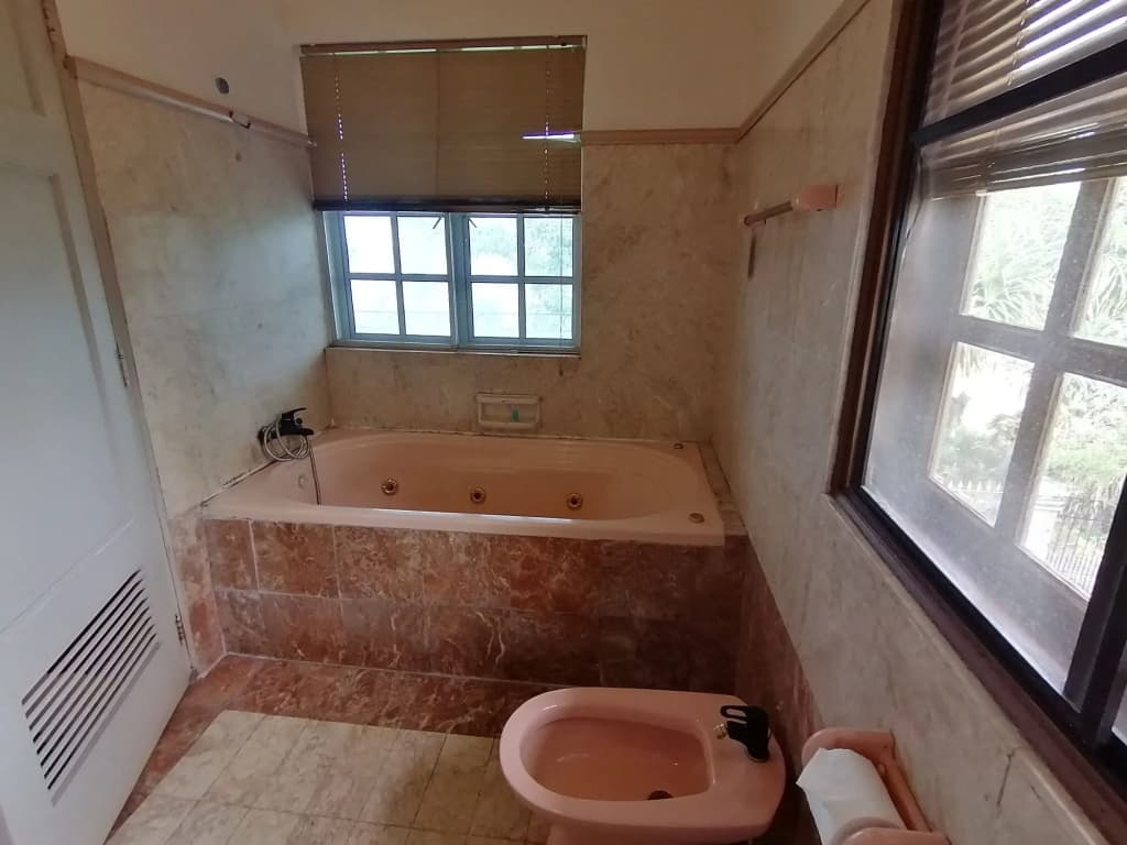Tiara Labuan Hotel - photo 10