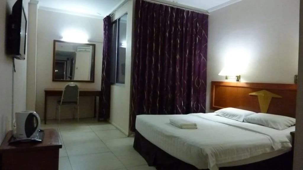 OYO 11342 Liwah Hotel Near Hospital Umum Sarawak - photo 8